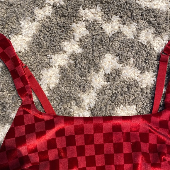 colsie Red Checkered Tank Top size Medium red velvet Brami crop top - Picture 4 of 9